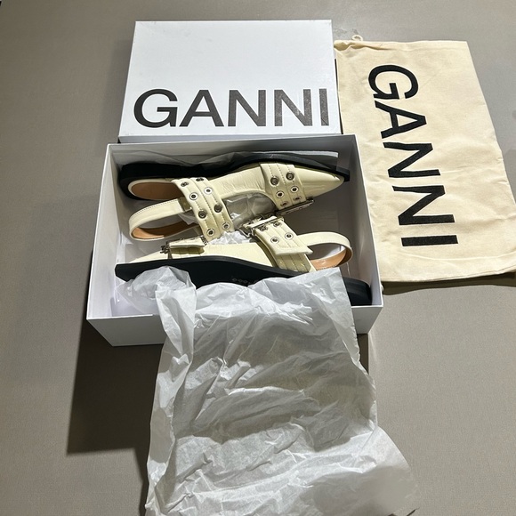 Ganni Wide Welt Buckle Ballerina Flats Naplack - Egret - Picture 8 of 11